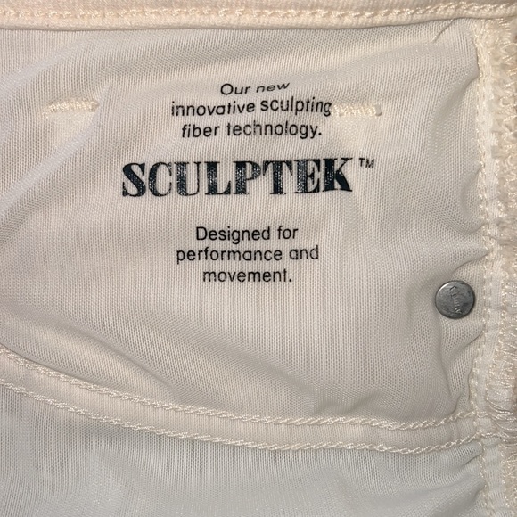 ATHLETA Size 12 Tall Sculptek Flex Straight Ankle Jeans in Bone White - Picture 11 of 12